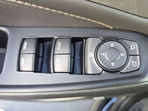 Used 2020 Chevrolet Traverse RS image 28