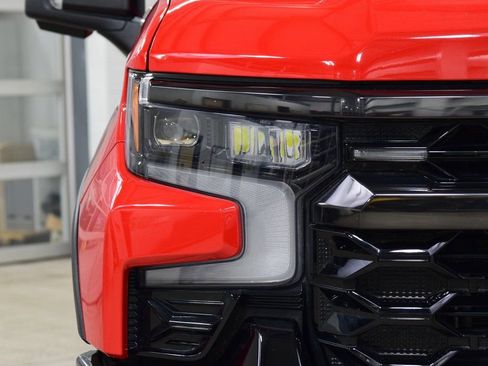 Used 2024 Chevrolet Silverado 1500 ZR2 w/ Technology Package image 12