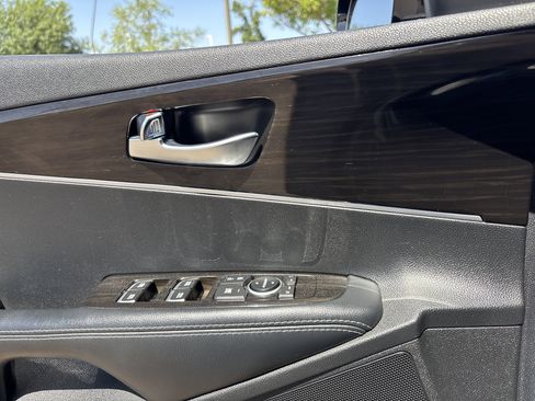 Used 2020 Kia Sorento S FWD image 20