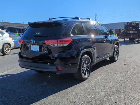 Used 2019 Toyota Highlander FWD V6 image 4