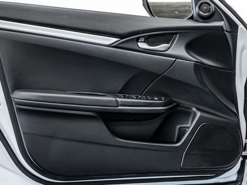 Used 2019 Honda Civic Sport image 9