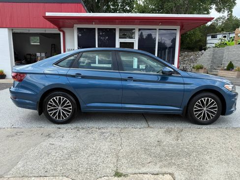 Used 2019 Volkswagen Jetta SE FWD image 12