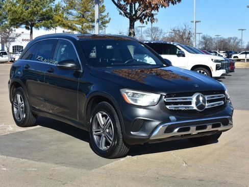 Used 2020 Mercedes-Benz GLC 300 4MATIC image 3