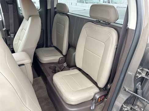 Used 2015 GMC Canyon SLT image 23