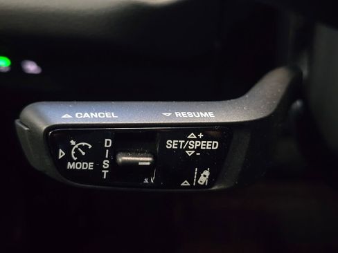 Certified 2025 Porsche Cayenne Coupe image 47