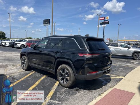 Used 2023 Jeep Grand Cherokee 4WD 4xe image 3