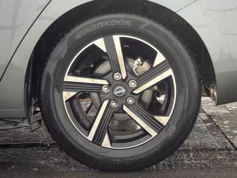 Used 2025 Nissan Sentra SV FWD image 35