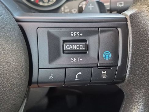 Used 2024 Nissan Rogue SV FWD image 21