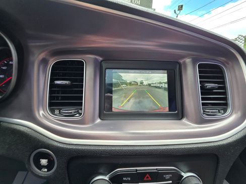 Used 2019 Dodge Charger SXT w/ Leather Interior Group RWD image 12