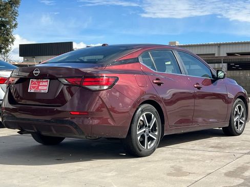 Used 2025 Nissan Sentra SV image 3