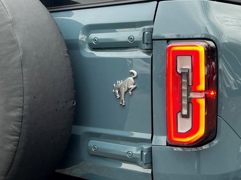 Used 2022 Ford Bronco Outer Banks image 6