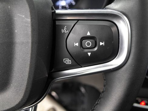 Used 2023 Volvo XC40 B5 Plus w/ Protection Package Premier image 17