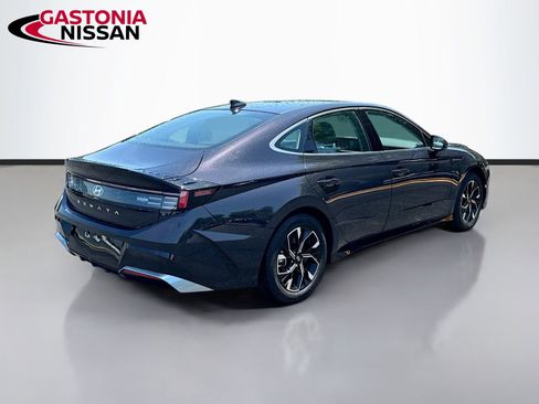 Used 2025 Hyundai Sonata SEL FWD image 9