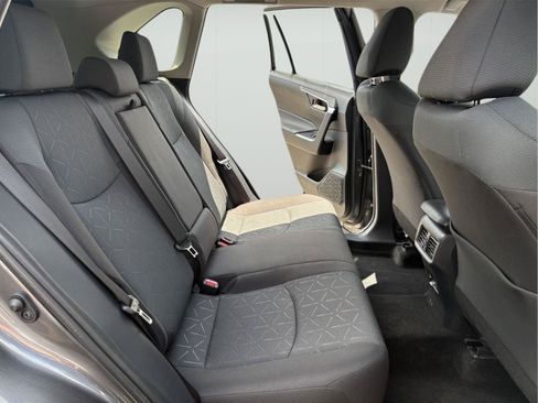Used 2025 Toyota RAV4 XLE AWD/4WD image 14