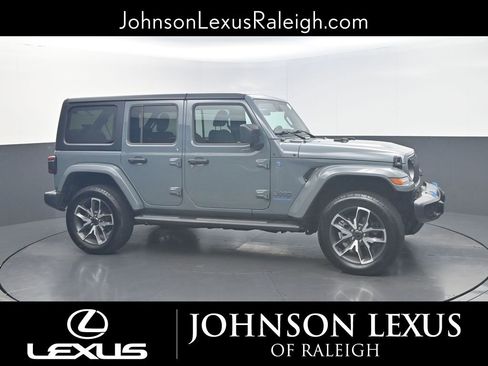Used 2024 Jeep Wrangler Unlimited w/ Convenience Group image 3