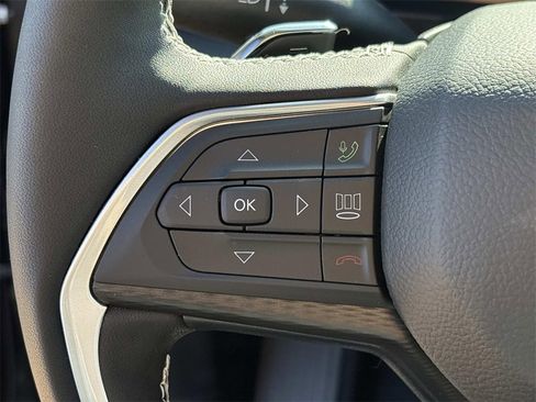 New 2025 Jeep Grand Cherokee L Altitude image 28