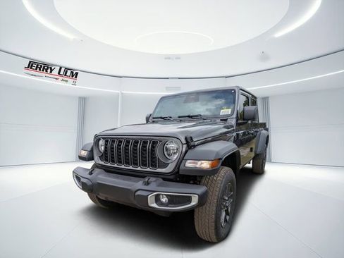 New 2026 Jeep Gladiator Sport image 6