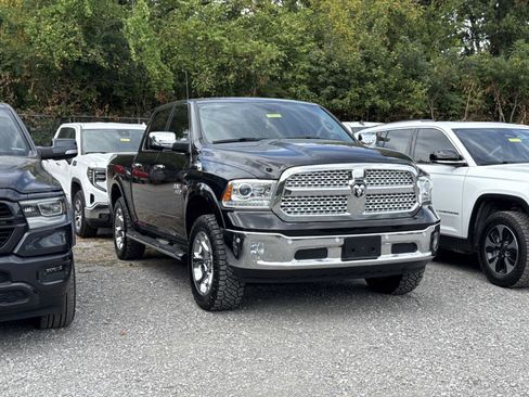 Used 2018 RAM 1500 Laramie w/ Convenience Group AWD/4WD image 3