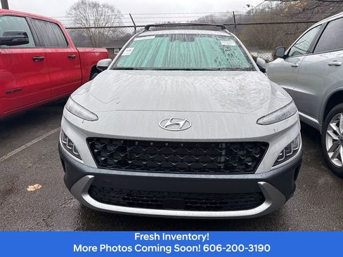 Used 2023 Hyundai Kona Limited image 3