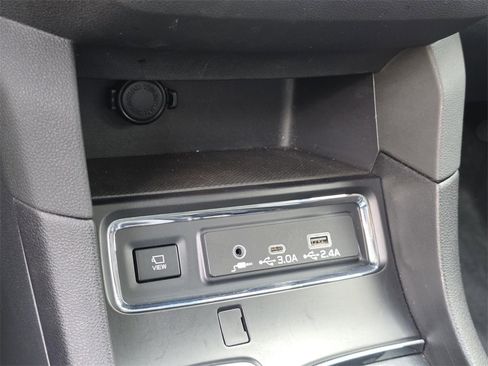 Used 2024 Subaru Ascent Limited w/ Technology Package image 29