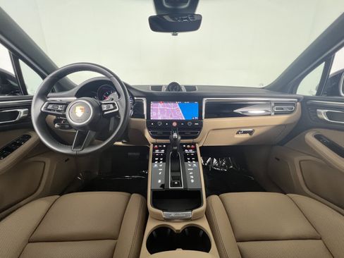 Certified 2026 Porsche Macan AWD/4WD image 13