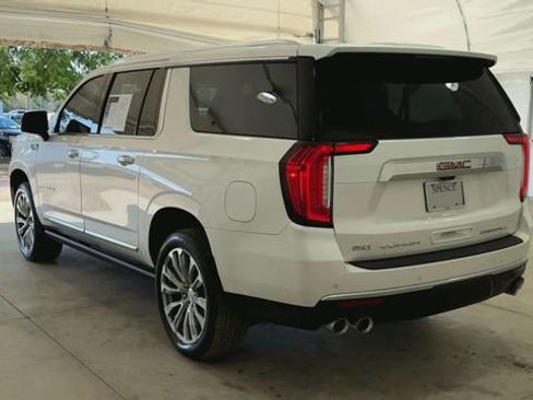 Used 2021 GMC Yukon XL Denali w/ Denali Premium Package image 7