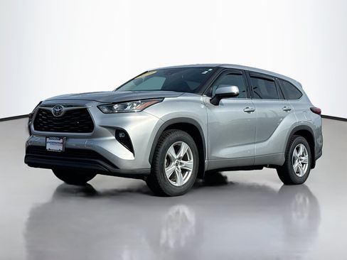 Used 2020 Toyota Highlander LE AWD/4WD image 13