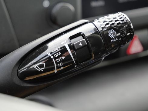 Certified 2025 Hyundai Elantra Sport image 33