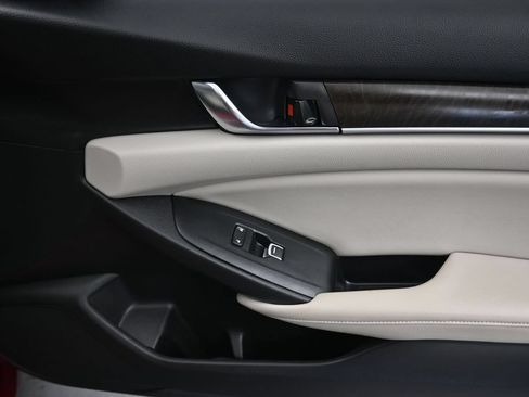 Used 2018 Honda Accord Touring image 44