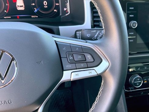 Used 2023 Volkswagen Atlas Cross Sport SE image 19