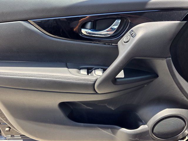 Used 2020 Nissan Rogue Sport SV AWD/4WD image 29