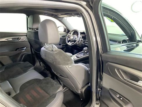 Used 2024 Alfa Romeo Tonale Veloce image 32