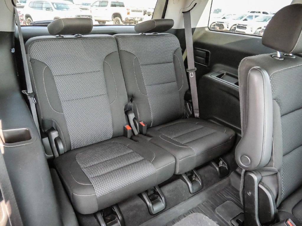 Used 2023 GMC Acadia SLE w/ LPO, Floor Liner Package FWD image 23