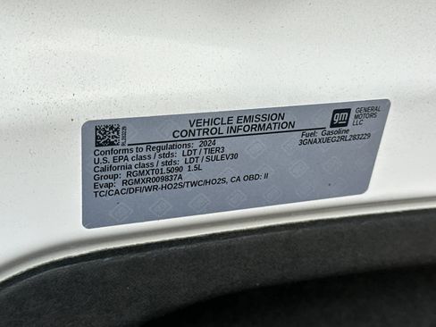 Used 2024 Chevrolet Equinox LT AWD/4WD image 30