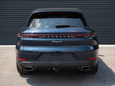 Certified 2024 Porsche Cayenne AWD/4WD image 29
