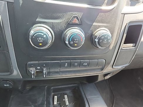Used 2015 RAM 3500 Tradesman w/ Chrome Appearance Group AWD/4WD image 19