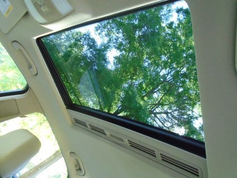 Used 2011 Mercedes-Benz E 350 Sedan image 17