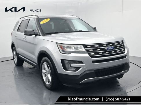 Used 2017 Ford Explorer XLT w/ Equipment Group 202A image 1