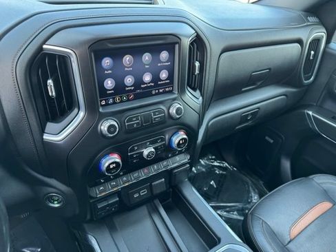 Used 2023 GMC Sierra 1500 AT4 w/ AT4 Preferred Package AWD/4WD image 16