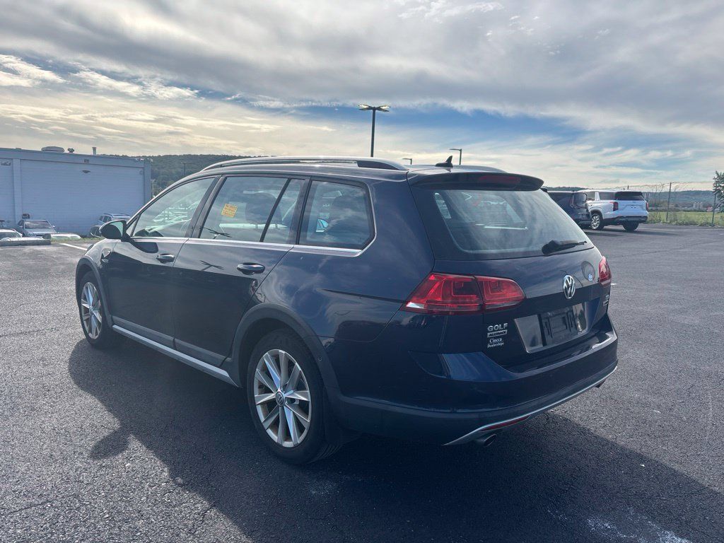 Used 2017 Volkswagen Golf Alltrack AWD/4WD image 5