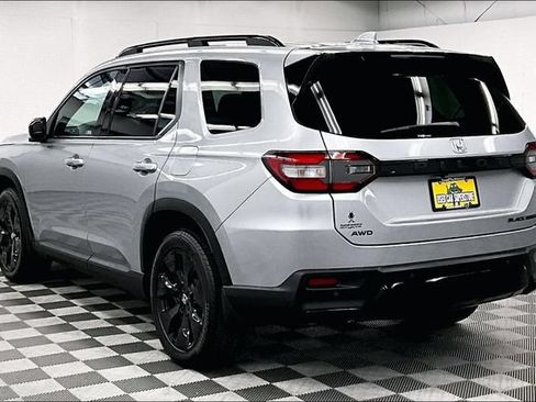 Used 2026 Honda Pilot Black Edition image 2
