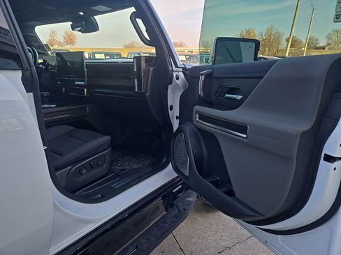 Used 2025 GMC Hummer EV 3X image 82