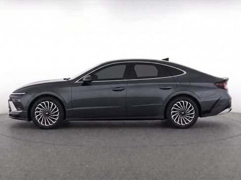 Used 2025 Hyundai Sonata Limited FWD image 8