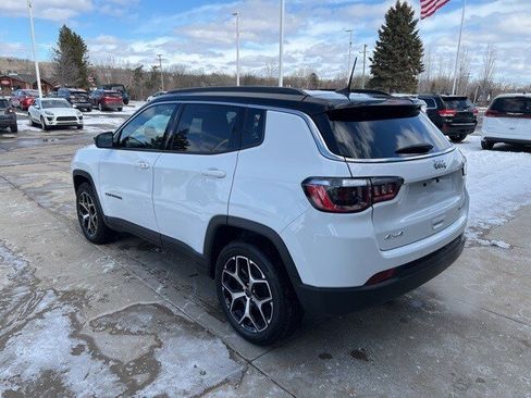 Certified 2025 Jeep Compass Limited image 4