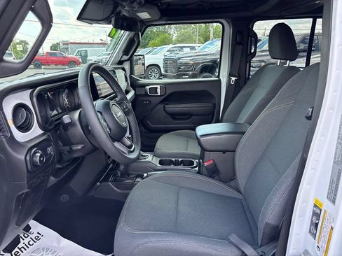 Used 2025 Jeep Wrangler Unlimited Sport AWD/4WD image 6