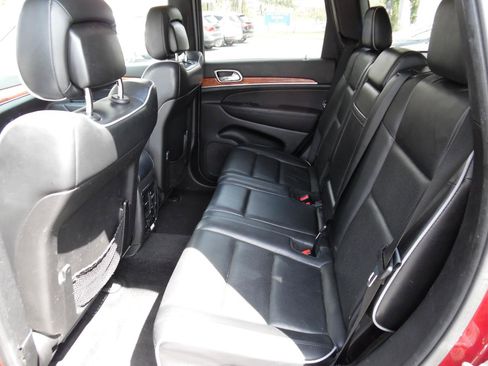 Used 2013 Jeep Grand Cherokee Overland image 18