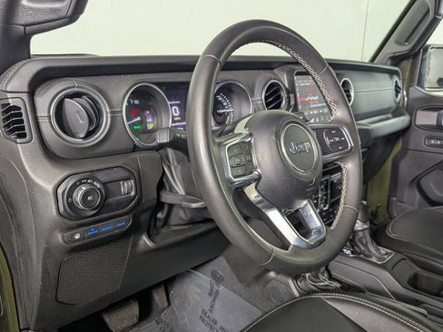 Used 2023 Jeep Wrangler Unlimited Sahara AWD/4WD image 13
