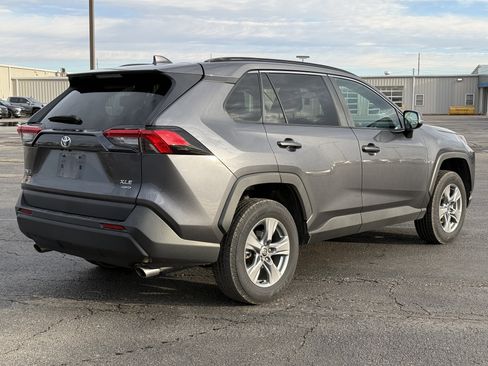 Used 2022 Toyota RAV4 XLE w/ Convenience Package image 3