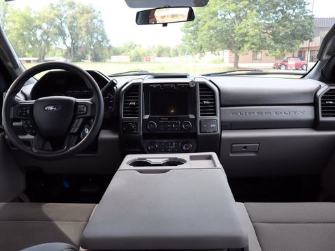 Used 2019 Ford F250 XL w/ Power Equipment Group AWD/4WD image 16