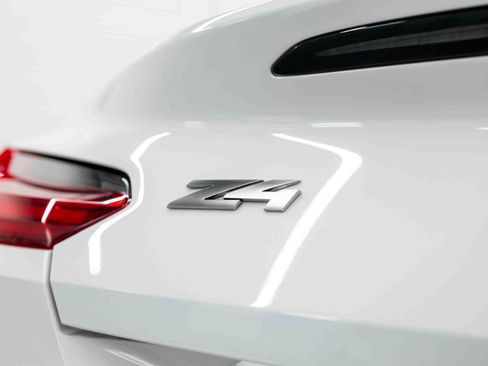 Used 2022 BMW Z4 M40i w/ Premium Package RWD image 33